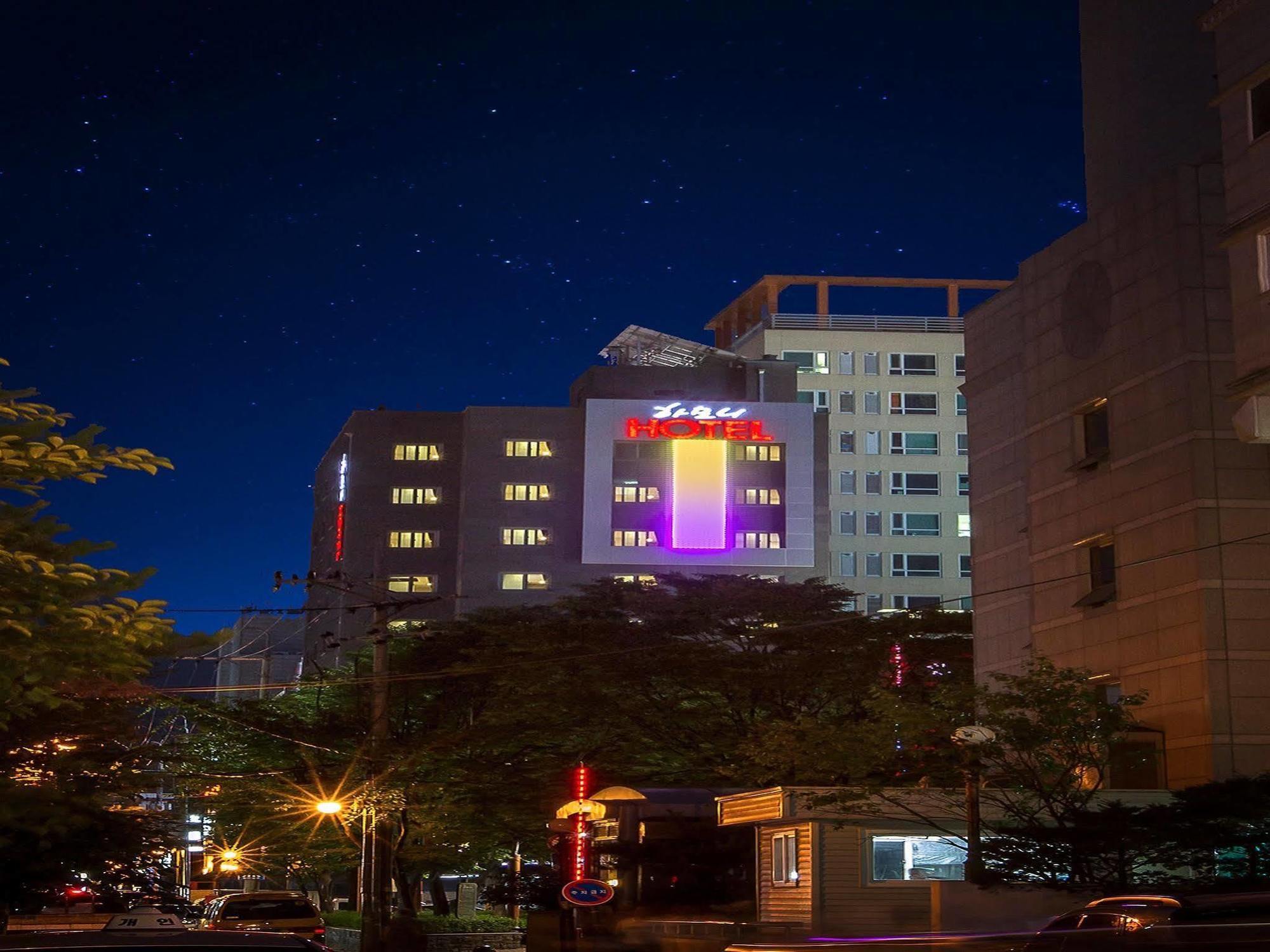 Harmony Hotel Seoul Exterior photo